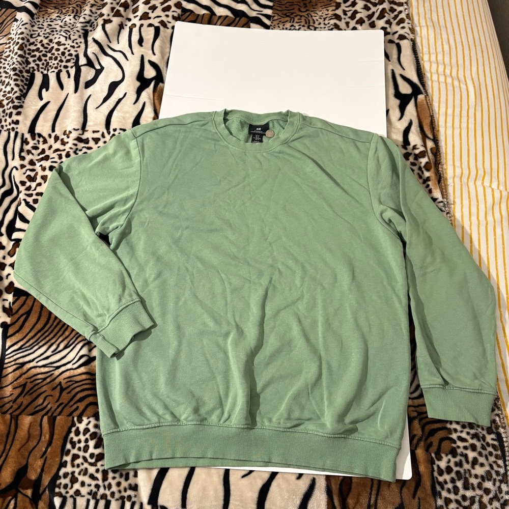 H&M‎ Relaxed Fit Light Green Mint Crewneck Sweatshirt Men's Size M Unisex